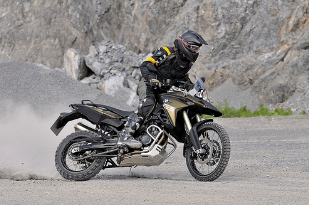 Comparative motor bikes BMW F800GS vs Triumph Tiger 800 XC: Trails fighters by nature
