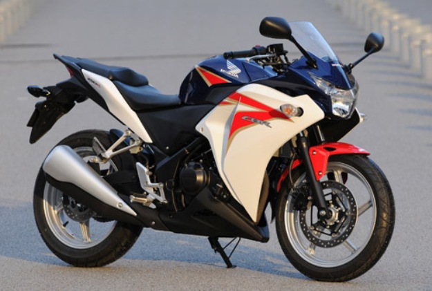 ekstremt systematisk Bliv sur Honda CBR250R vs Kawasaki Ninja 300 vs Suzuki Inazuma 250 | Bikes Catalog