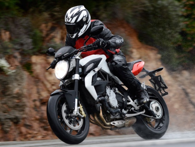 Test MV Agusta Brutale 800 2013: A strong character!