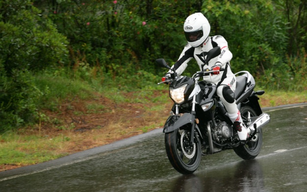 Comparative motorcycles Honda CBR250R vs Kawasaki Ninja 300 vs Suzuki Inazuma 250: Three true motorcycles for the A2 licenses