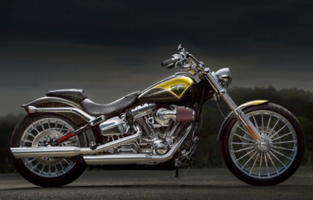 News motorcycle 2013: Harley-Davidson Softail CVO Breakout