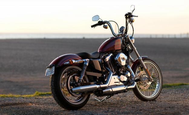 Harley-Davidson_Sportster_Custom_Limited_6.jpg