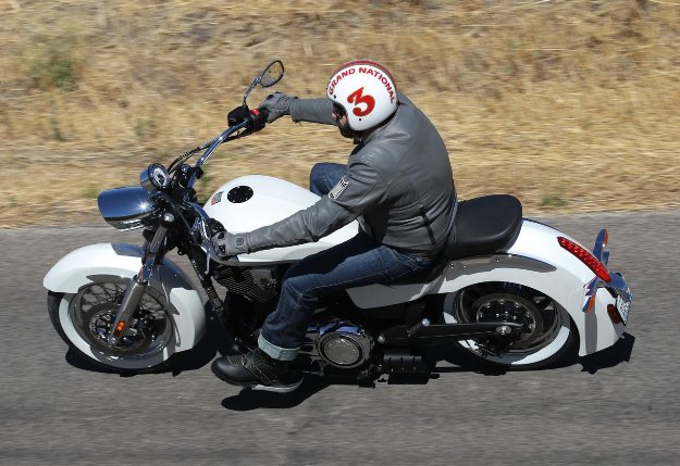 News motorcycle 2013: Victory Boardwalk, Judge of cruising