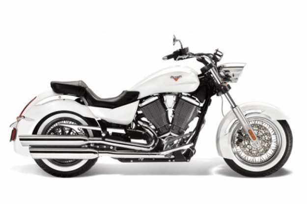 News motorcycle 2013: Victory Boardwalk, Judge of cruising