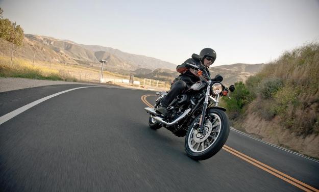 Test Harley Davidson Sportster XL 1200 Custom CB 2013: Belle et rebelled