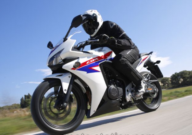 Test Honda CBR500R ABS: Elevator for the scuffle!