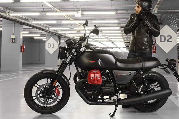 2018 Moto Guzzi V7 III Carbon Classic Motorcycle