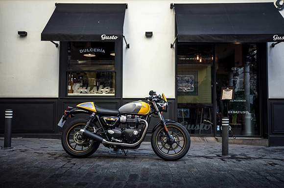 Street Cup 2018 Triumph Modern Classic Motorcycle