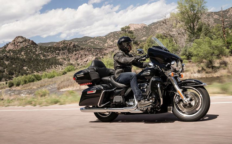 Electra Glide Ultra Classic 2019 Harley-Davidson Touring Bike Ride