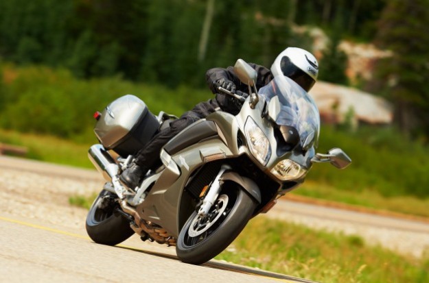 Comparative motor bikes BMW R1200RT vs Triumph Trophy 1200 SE vs Yamaha FJR 1300 a: the match of the GT 2013!