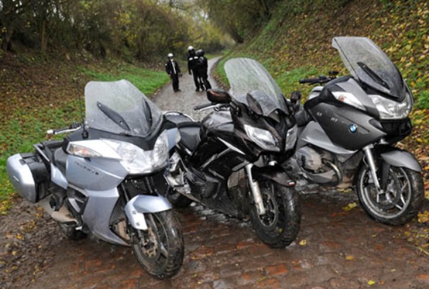 Comparative motor bikes BMW R1200RT vs Triumph Trophy 1200 SE vs Yamaha FJR 1300 a: the match of the GT 2013!