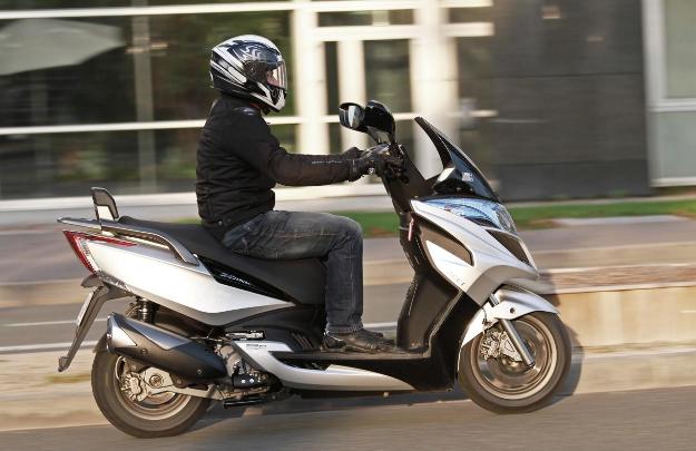 Test Kymco G-Dink 300i 2012 