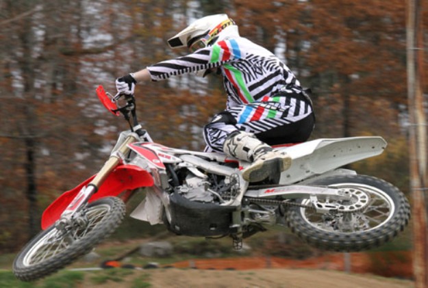 Test HM CRF 300 R: Character moreover!