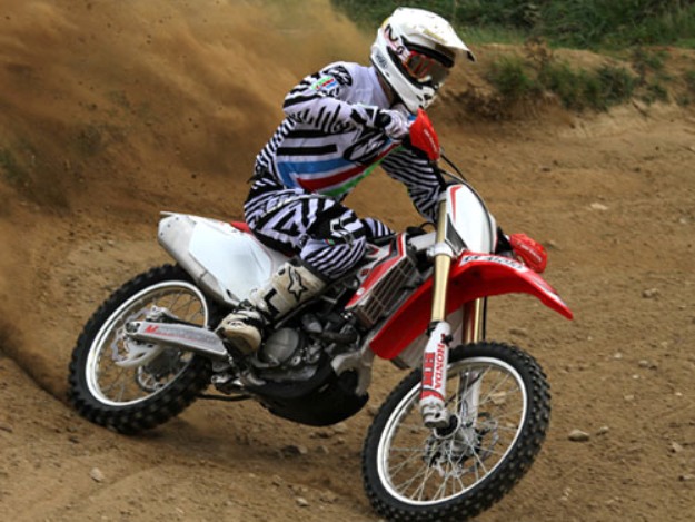 Test HM CRF 300 R: Character moreover!