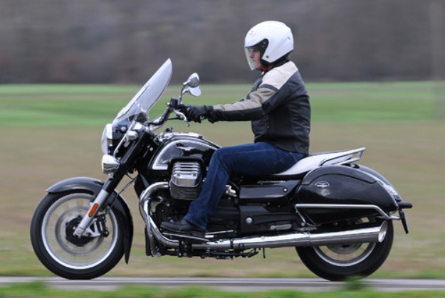 Comparative Harley-Davidson motorcycles 1690 Road King vs Moto Guzzi 1400 California Touring: Two kings for a crown