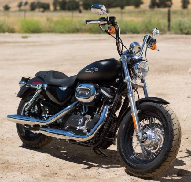 Test Harley Davidson Sportster XL 1200 Custom CB 2013: Belle et rebelled