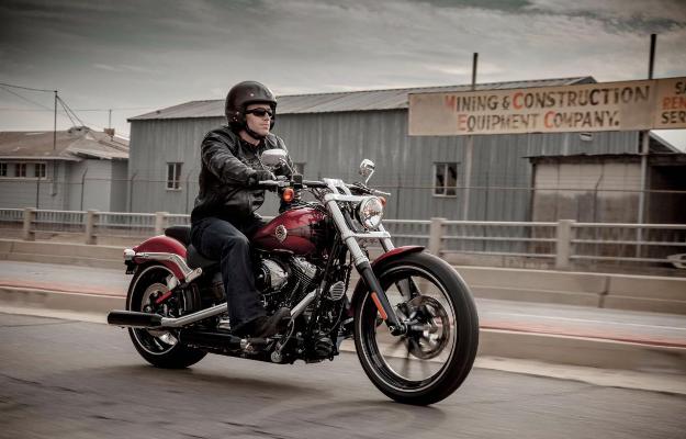 Motorcycle News 2013: Harley Davidson Softail Breakout