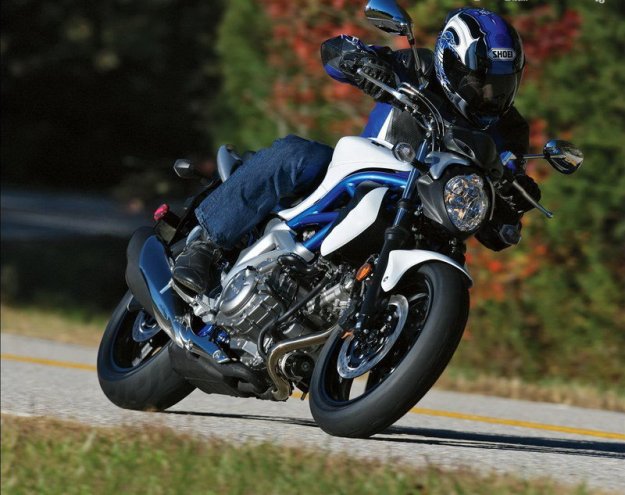 Comparative motorcycles Honda CB500F vs Honda NC700S vs Kawasaki Z800e vs Suzuki SFV 650 Gladius vs Yamaha XJ6 N: Which is the best A2 motorcycle?