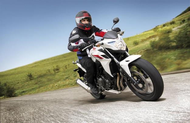Comparative motorcycles Honda CB500F vs Honda NC700S vs Kawasaki Z800e vs Suzuki SFV 650 Gladius vs Yamaha XJ6 N: Which is the best A2 motorcycle?