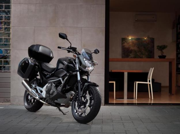 Comparative motorcycles Honda CB500F vs Honda NC700S vs Kawasaki Z800e vs Suzuki SFV 650 Gladius vs Yamaha XJ6 N: Which is the best A2 motorcycle?