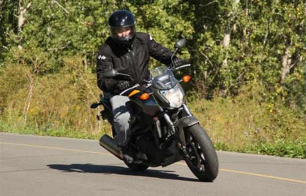 Comparative motorcycles Honda CB500F vs Honda NC700S vs Kawasaki Z800e vs Suzuki SFV 650 Gladius vs Yamaha XJ6 N: Which is the best A2 motorcycle?