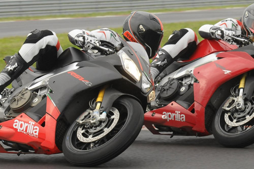 Aprilia RSV4 R ride