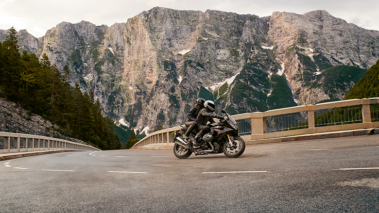 BMW 2019 R 1250 RS Powerful Sports Bike Specs