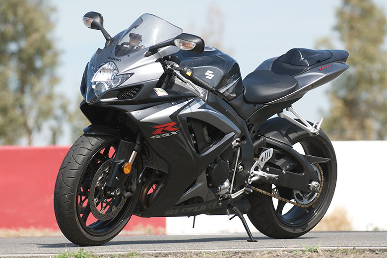 MV Augusta F3 800 vs Suzuki GSX-R750 vs Ducati 899 Panigale