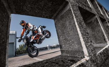 KTM 2019 690 SMC R Super Moto
