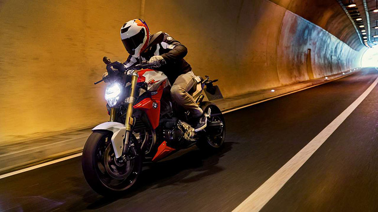 2021 BMW F 900 R Powerful Roadster