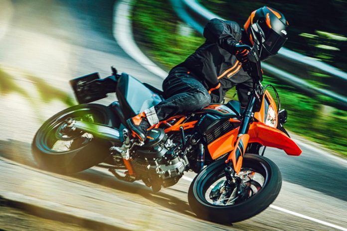 KTM 2021 690 SMC R Supermoto