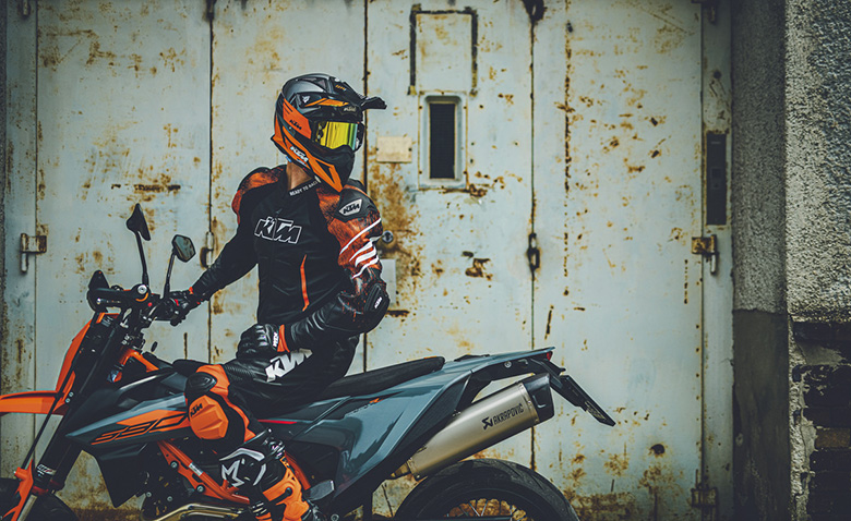 KTM 2021 690 SMC R Supermoto