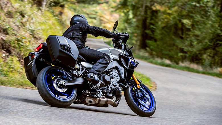Yamaha Tracer 9 GT vs Honda NT1100