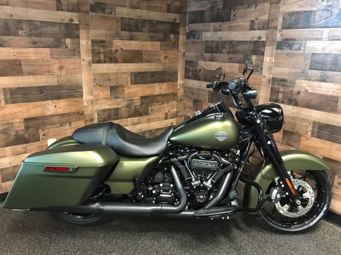 2022 Road King Special Harley-Davidson Touring Motorcycle - Review