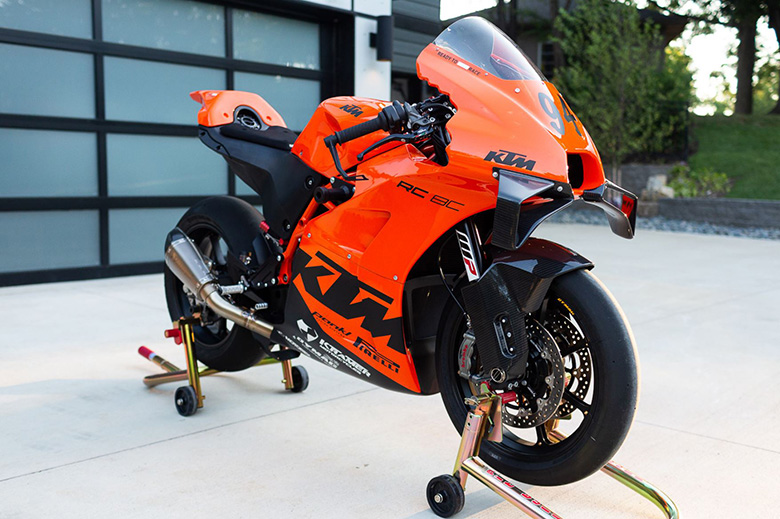 2022 KTM RC 8C Powerful Sports Motorcycle