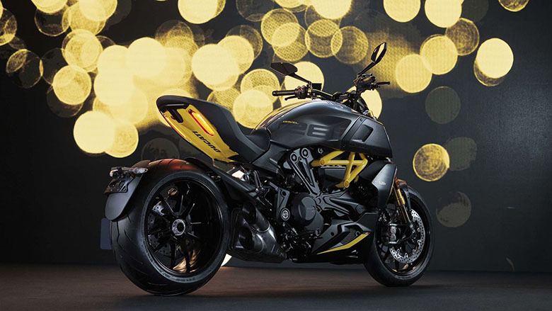 2022 Ducati Diavel 1260S Black and Steel Street Motorcycle