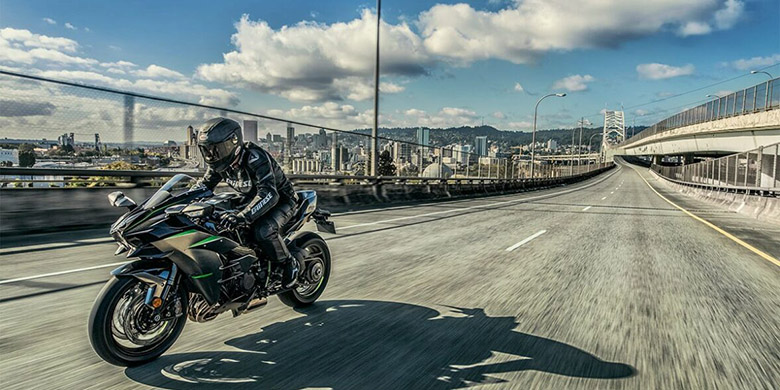 2022 Kawasaki Ninja H2 Carbon Sports Motorcycle
