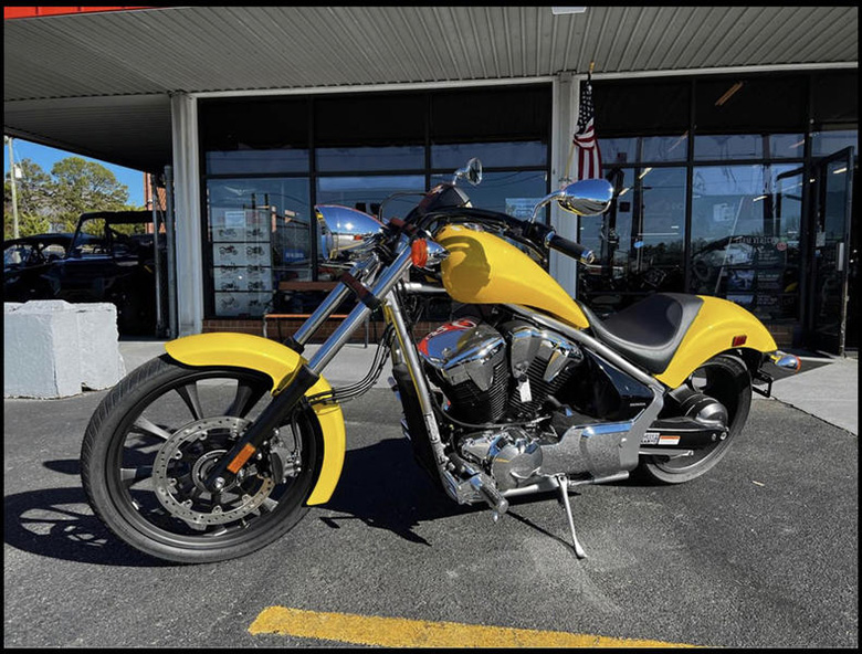 2023 Honda Fury vs 2023 Honda VTX 1300