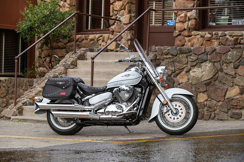 2023 Honda Shadow Phantom 750 vs 2023 Suzuki Boulevard C50