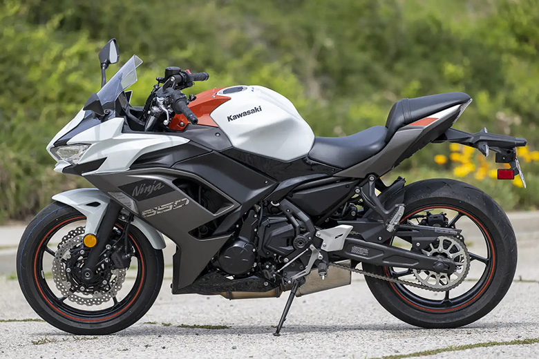 2023 Kawasaki Ninja 650 Sports Bike