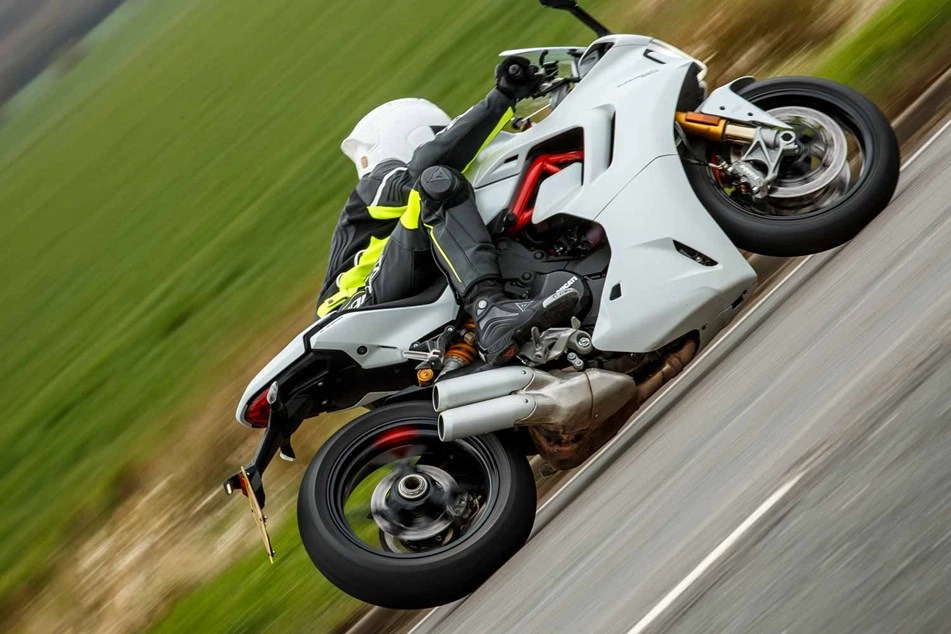 2024 Ducati SuperSport 950 Sports Motorcycle
